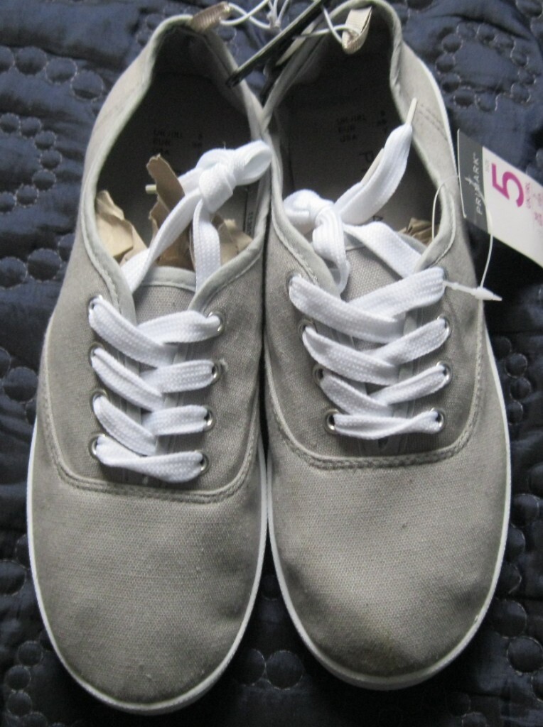 canvas pumps size 5
